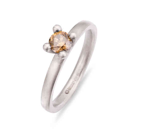 Heavy Claw Chocolate Diamond Ring