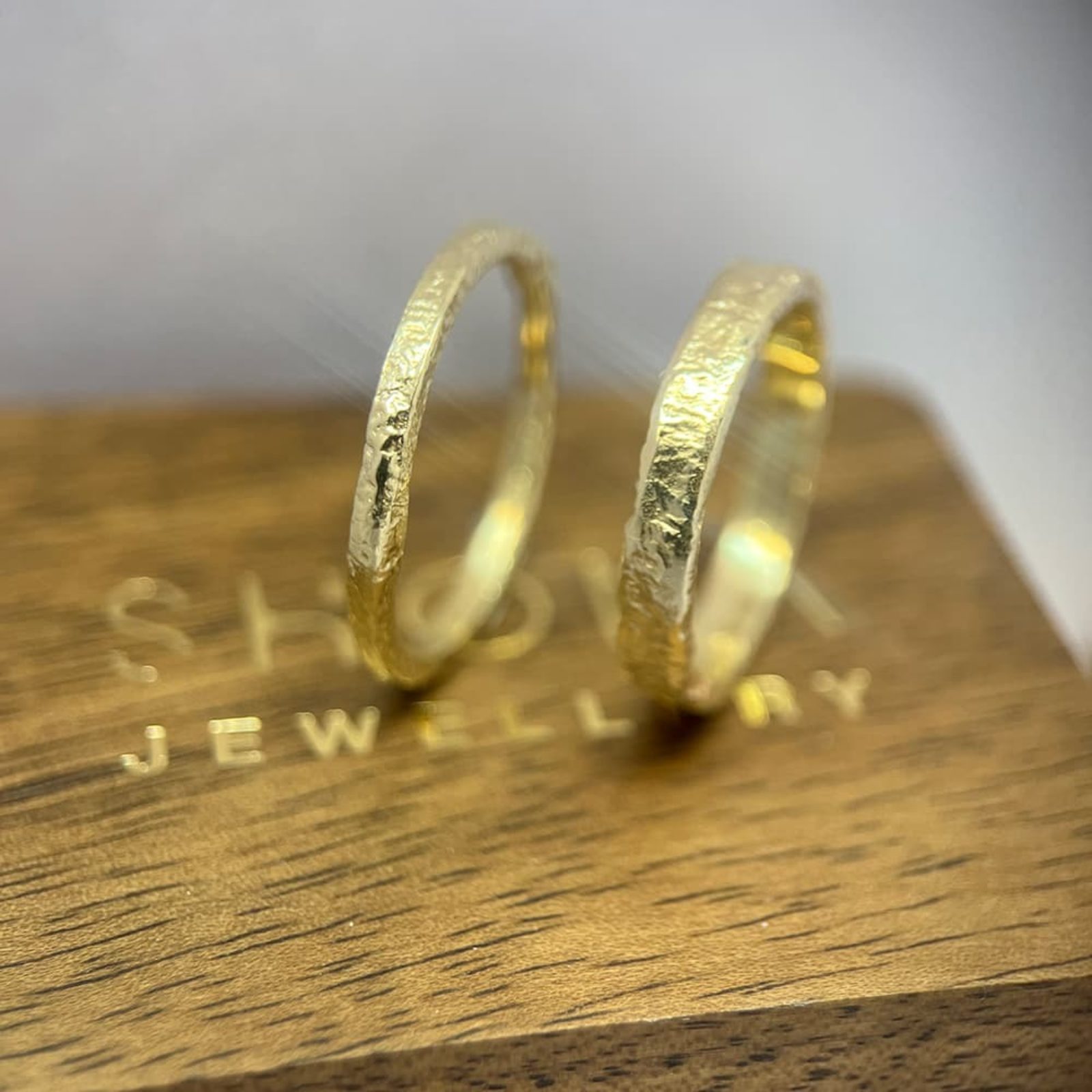 Gold Molten Rings Group Slim