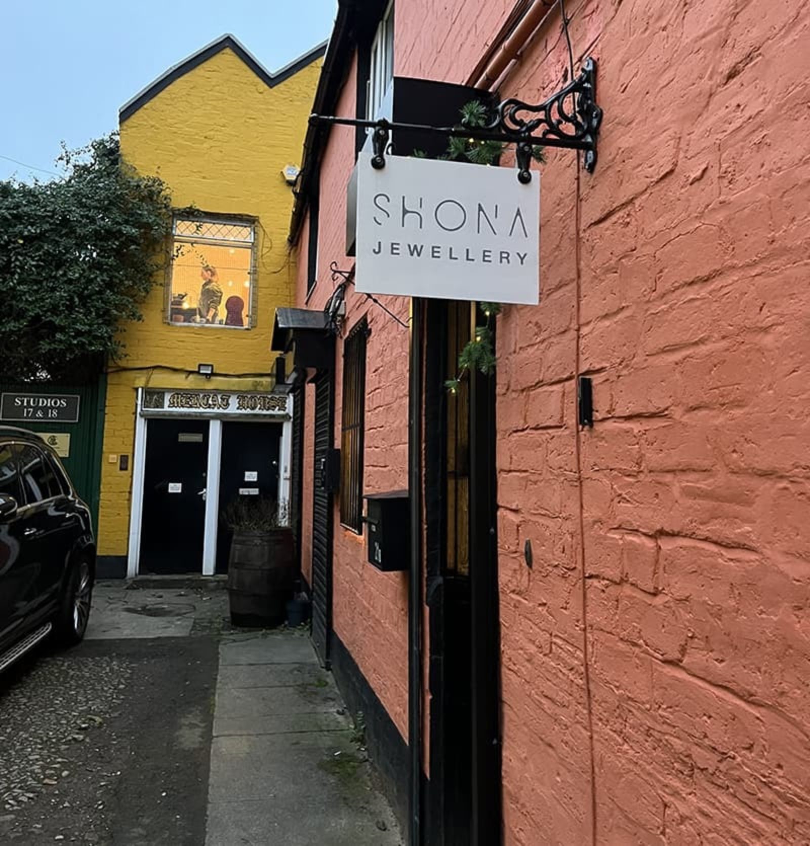 Orange Studio Hidden Lane