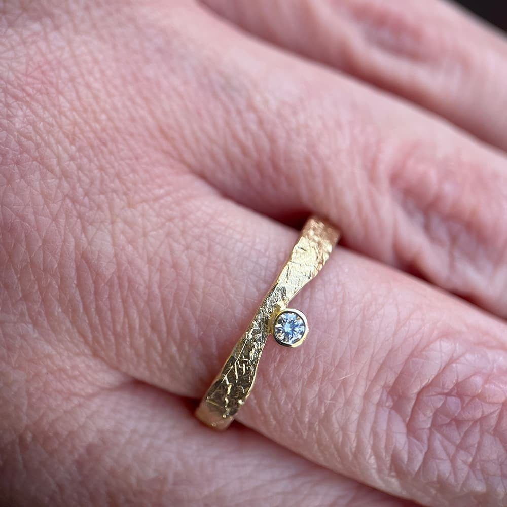 Diamond Gold Rise Ring Hand
