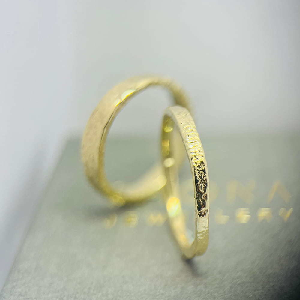 Gold Molten Rings Group Slim02
